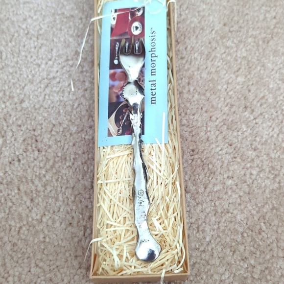 Metal Morphosis Serving Fork - Picture 2 of 3